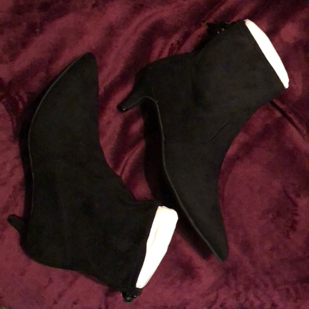Boots - Picture 3 of 3